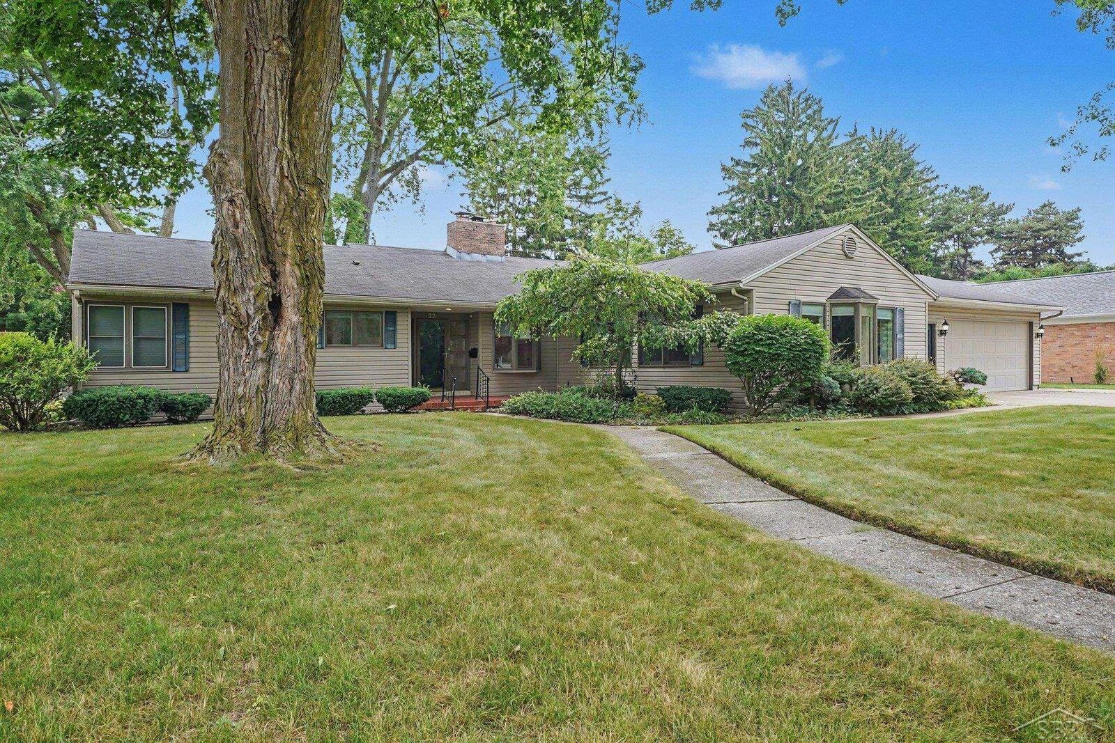 Property Photo:  22 Benton Road  MI 48602 