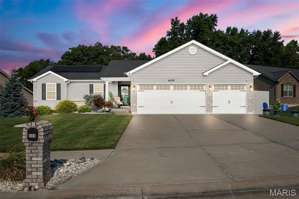 Property Photo: 609 Courageous Lane MO 63385