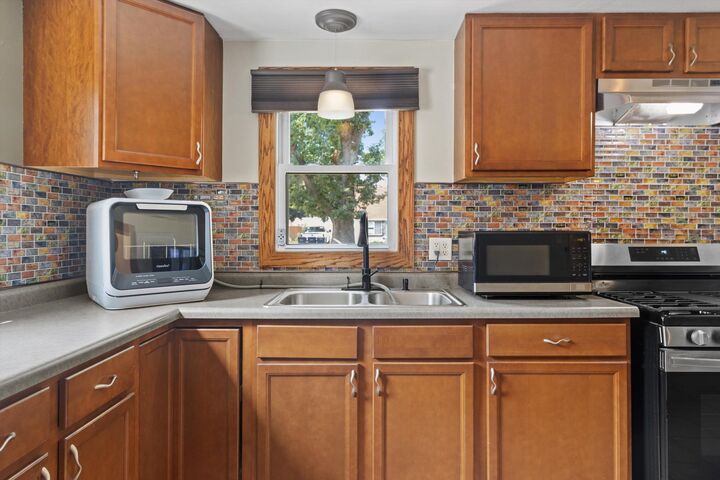 Property Photo:  1315 Gartland Ave  WI 53548 