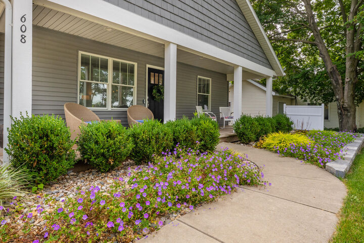 Property Photo:  608 S Main Street  MI 49103 