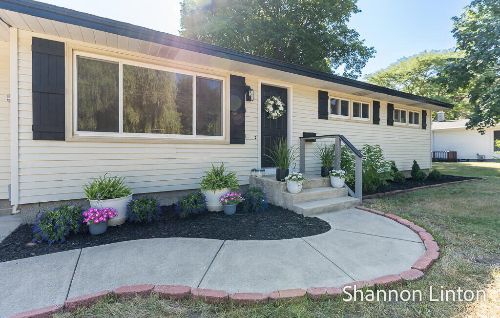 Property Photo: 2532 William Avenue MI 49424