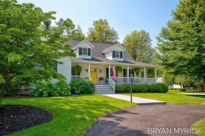 Property Photo: 4612 Forest Lane MI 49423