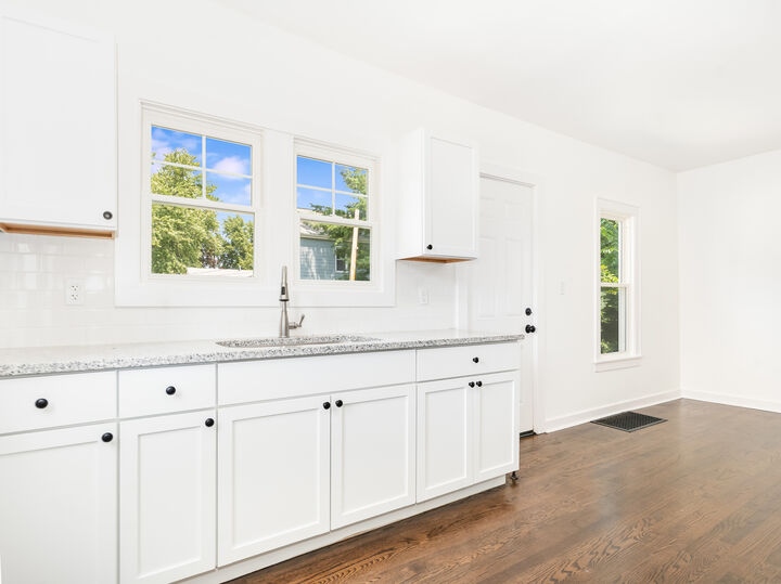 Property Photo: 510 W 8th Street IL 61081