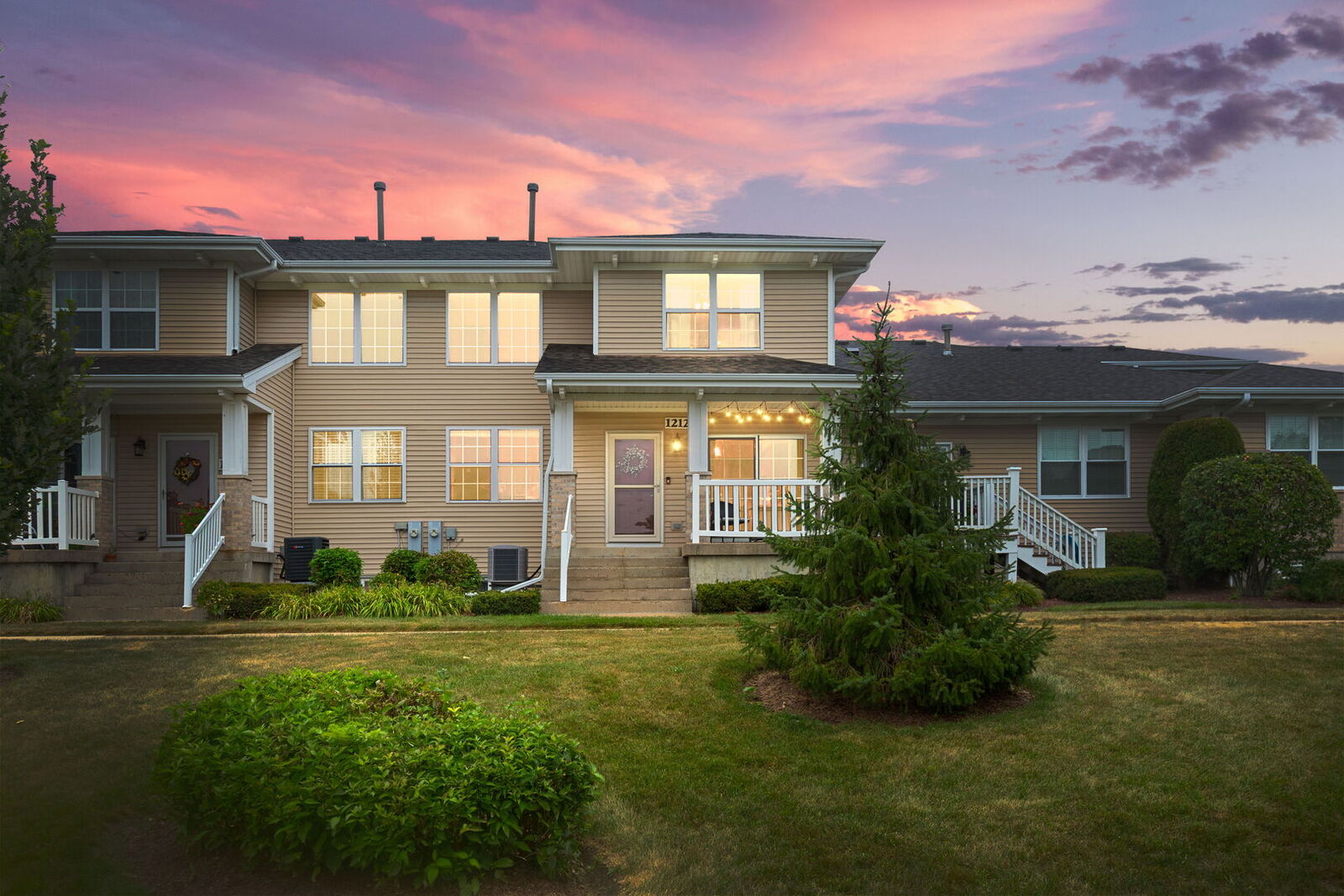 Property Photo:  1212 Walnut Glen Drive  IL 60014 