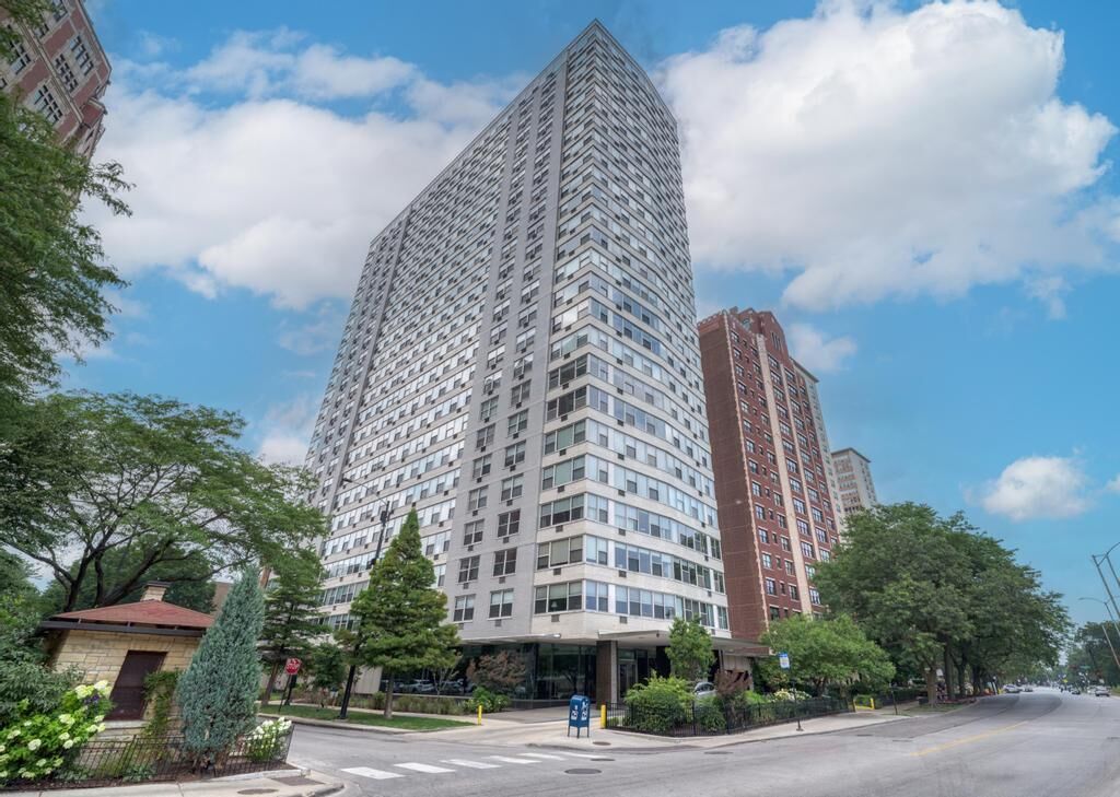 Property Photo: 3900 N Lake Shore Drive 12E IL 60613
