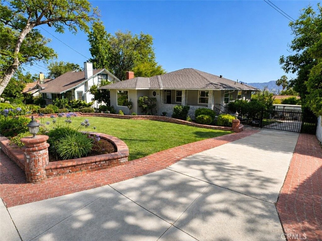 Property Photo: 611 S Sunset Canyon CA 91501