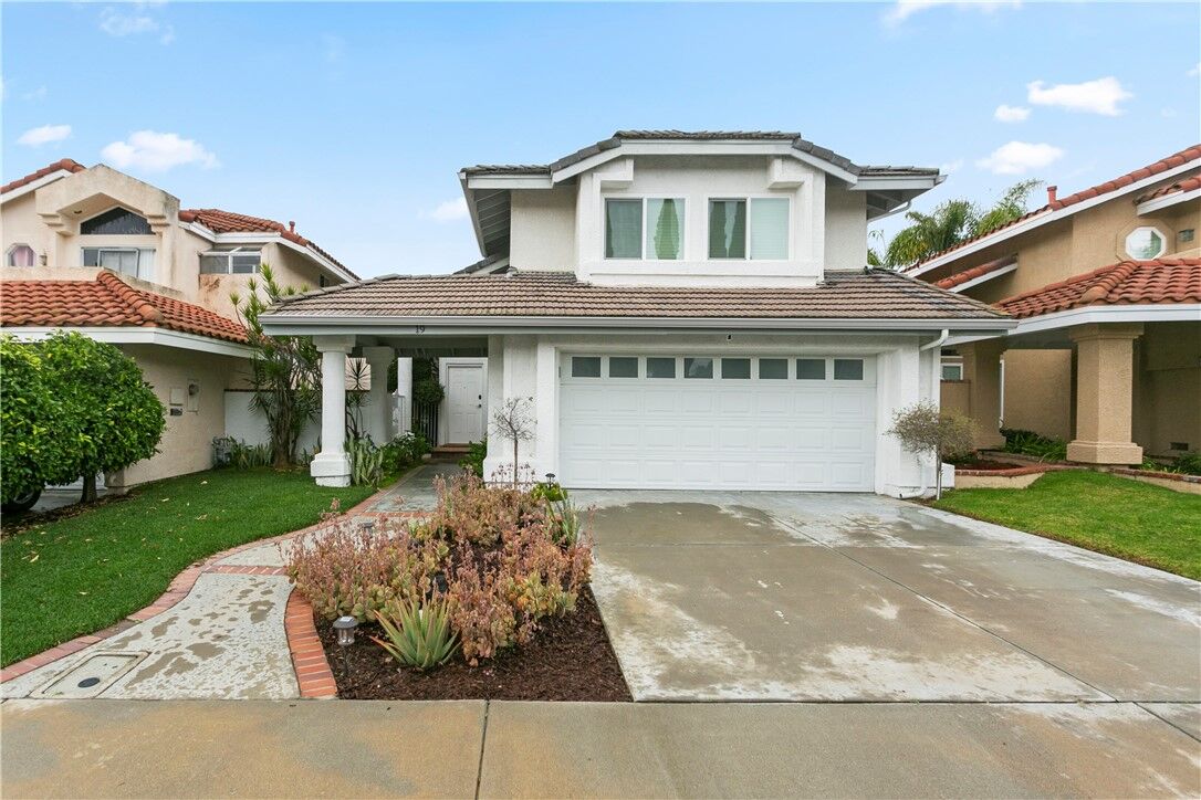 Property Photo:  19 Saint Thomas  CA 92677 