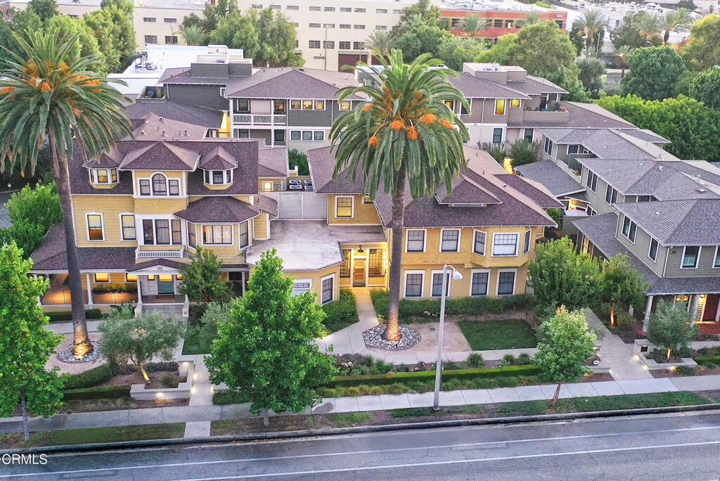 Property Photo: 385 S Marengo Avenue 205 CA 91101