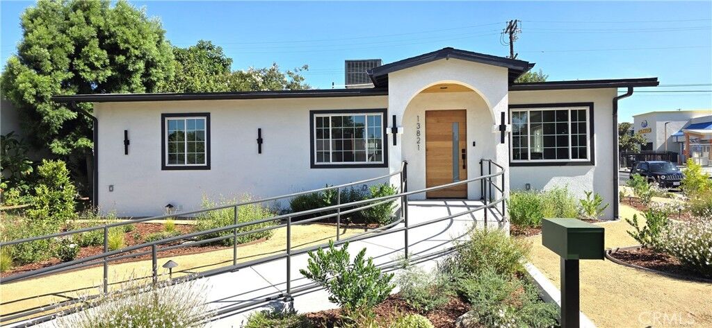 Property Photo: 13821 Burton Street CA 91402