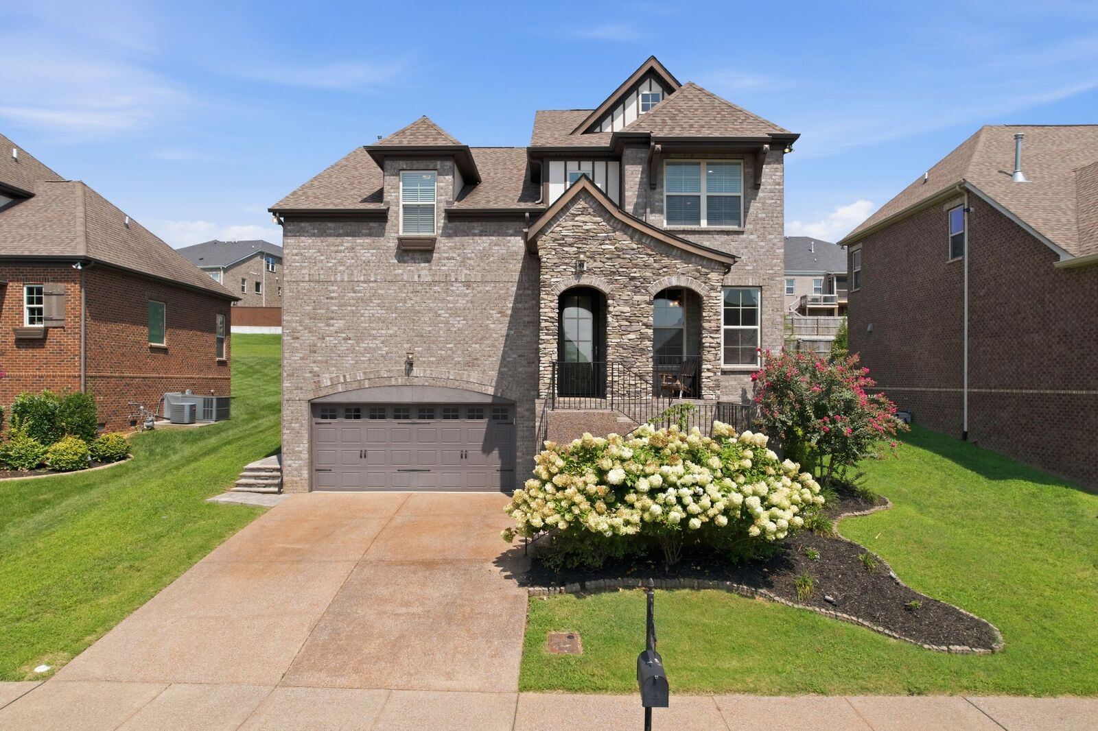 Property Photo: 5348 Highland Place Way TN 37076