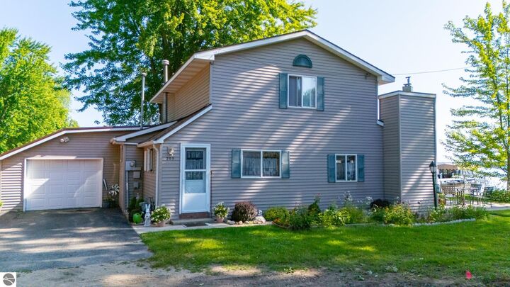 Property Photo: 205 Ash Street MI 48629