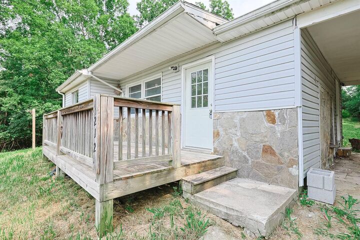 Property Photo: 445 Elk Lake Resort Road KY 40359