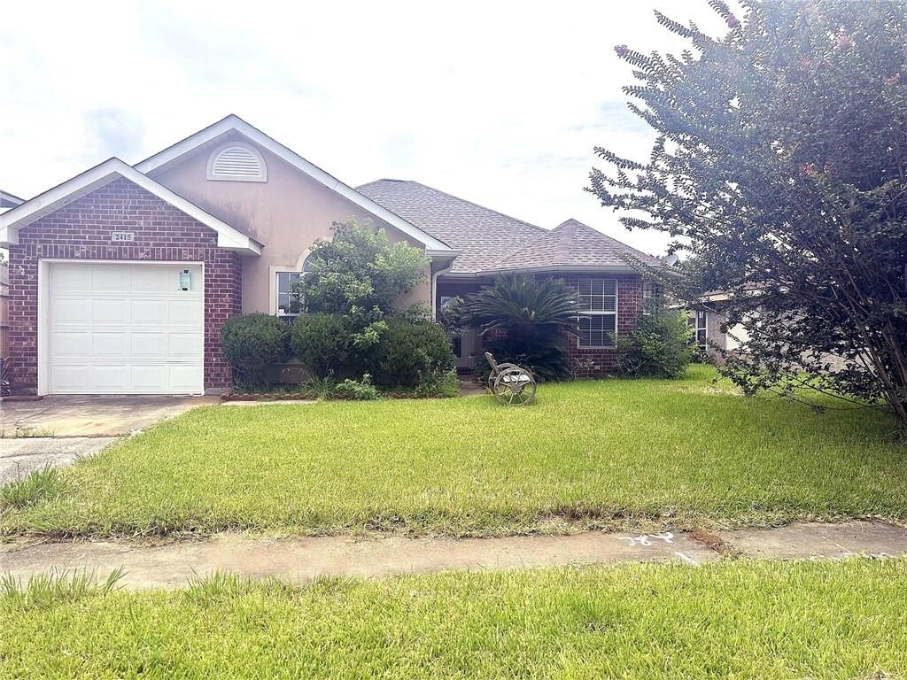 Property Photo:  2415 Amy Drive  LA 70068 