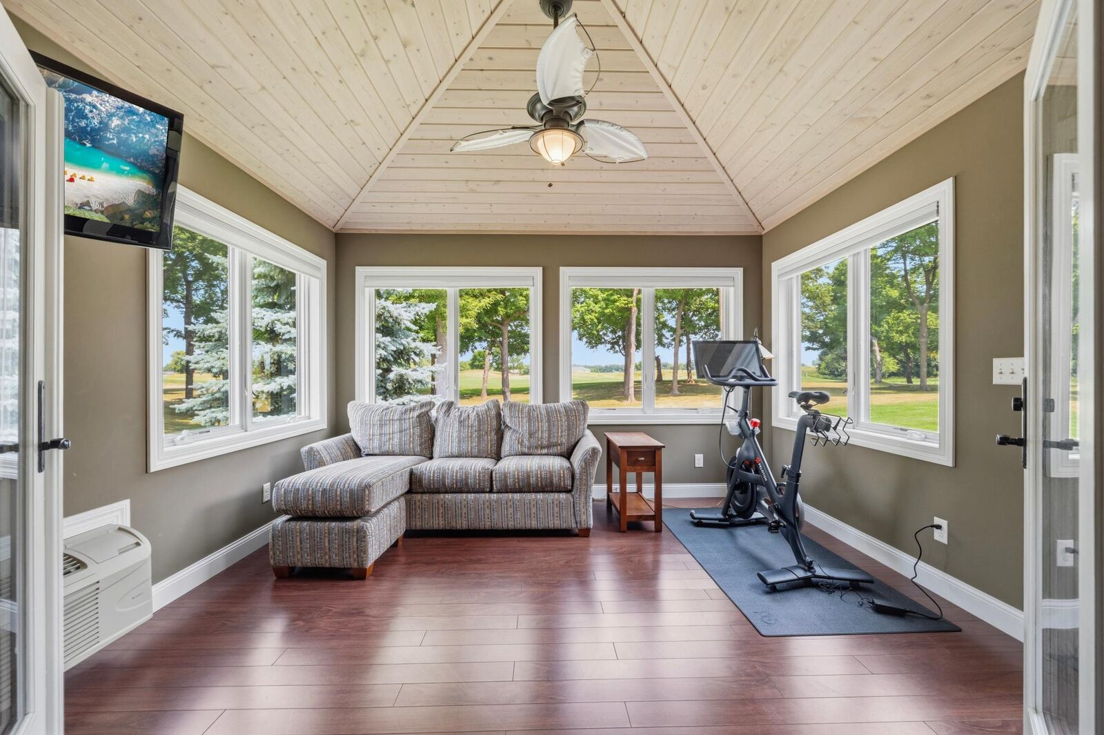 Property Photo:  3935 Geneva Golf Club Drive NE  MN 56308 