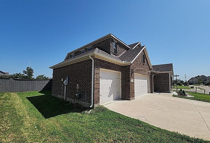 Property Photo: 7105 Pampas Place TX 76084