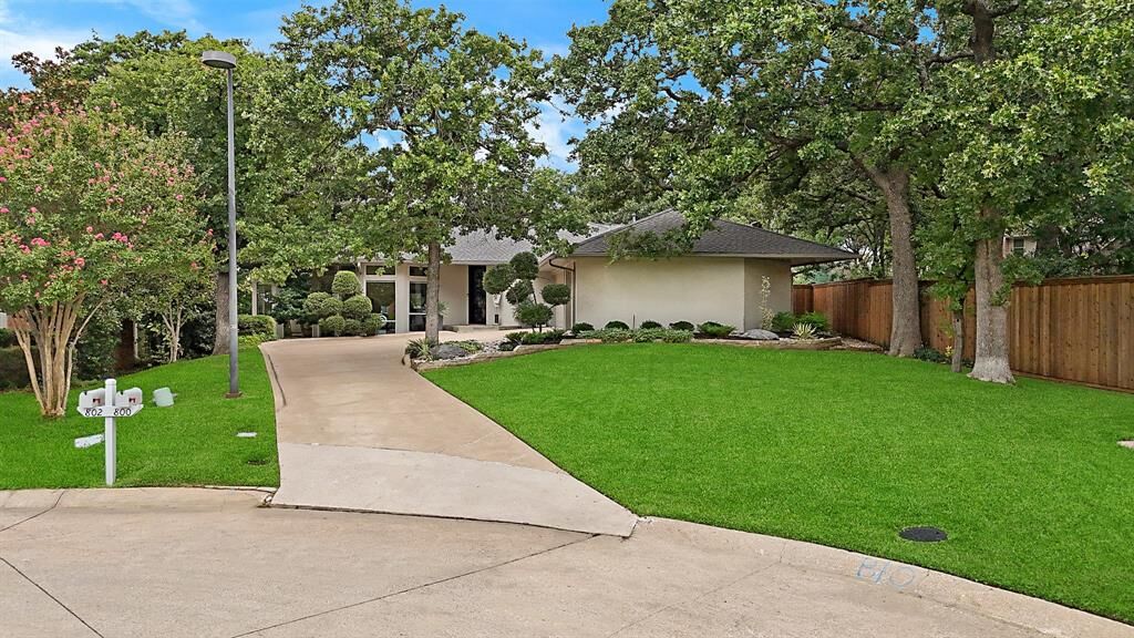 Property Photo: 800 Shady Bend Court TX 75077