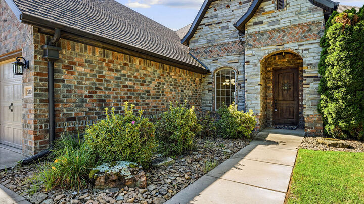 Property Photo:  3305 SW Mahogany Avenue  AR 72713 