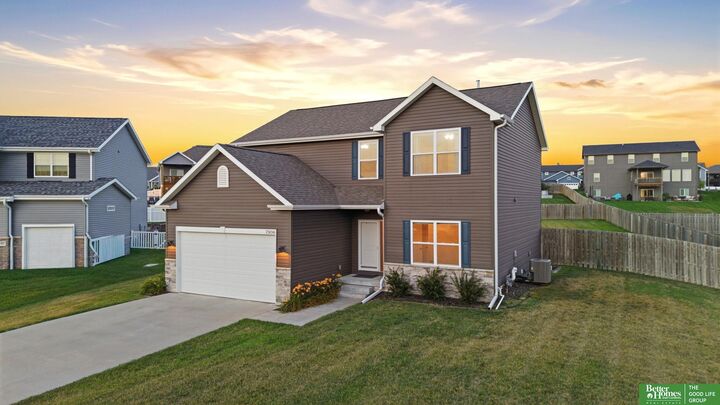 Property Photo: 7906 N 173rd Terrace Circle NE 68007
