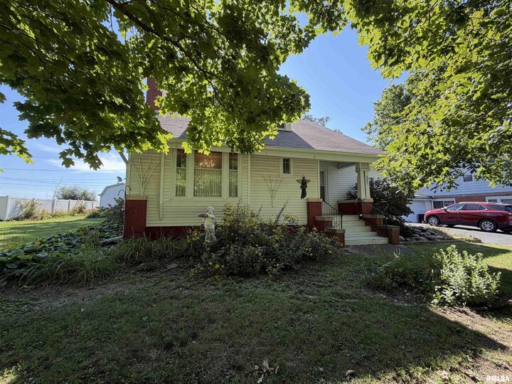 Property Photo: 402 S Main Street IL 61415