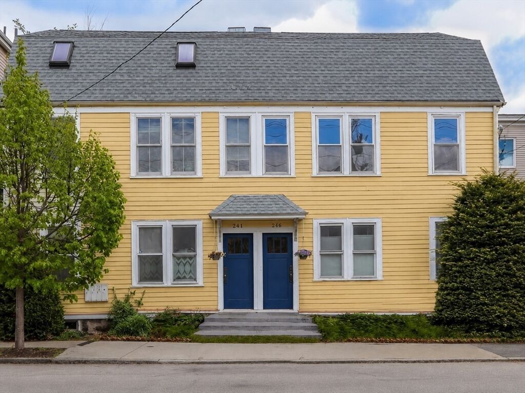 Property Photo:  246 Cypress St 4  MA 02445 