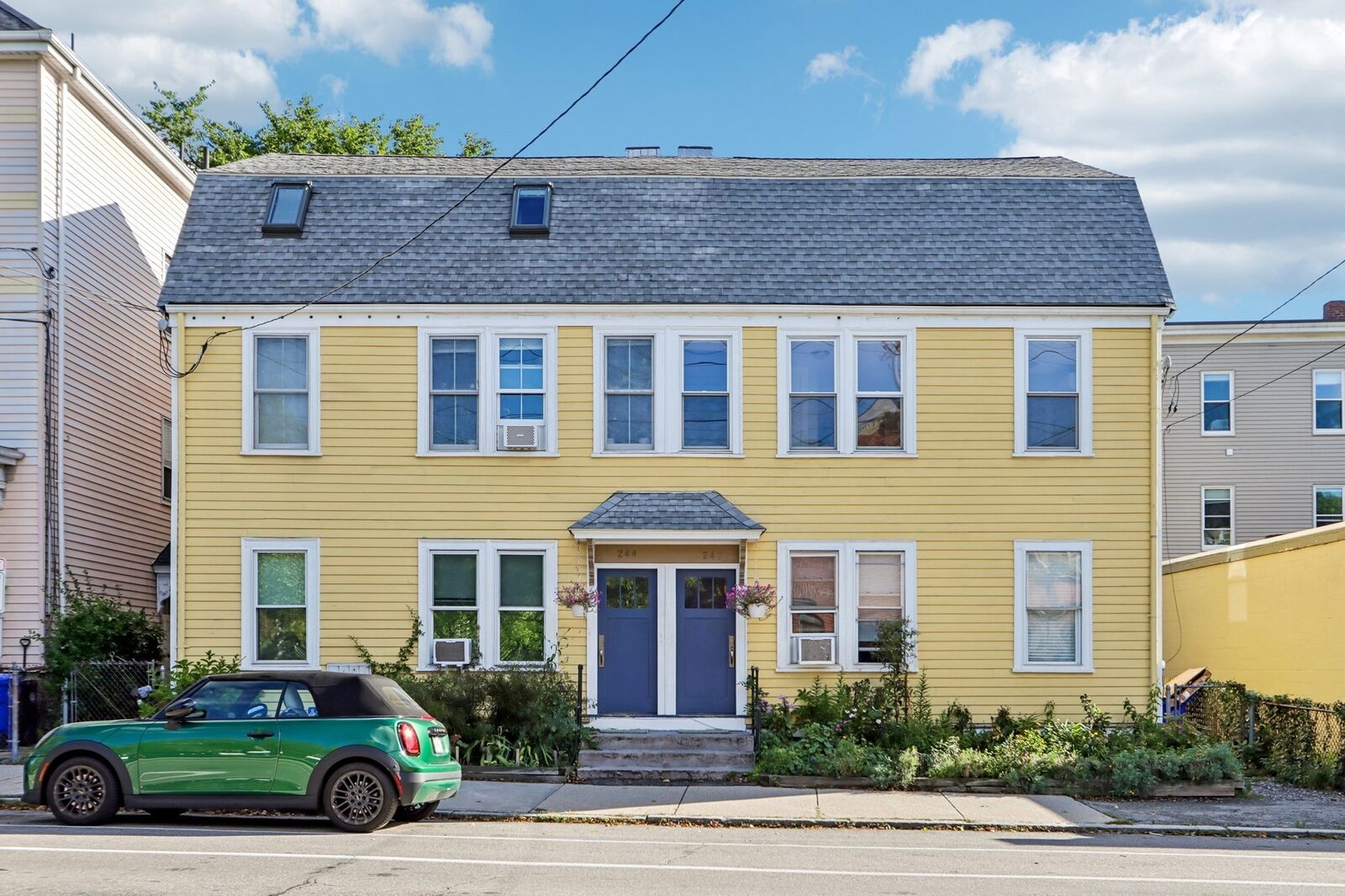 Property Photo: 246 Cypress St 4 MA 02445