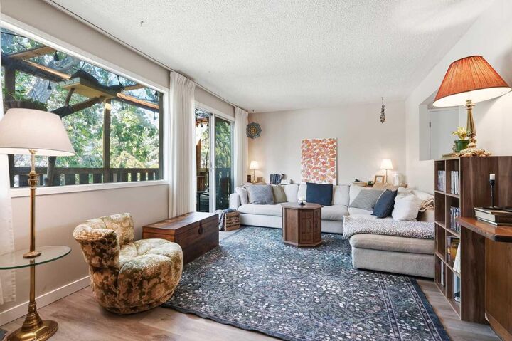 Property Photo:  7341 36 Avenue NW  AB T3B 1V1 