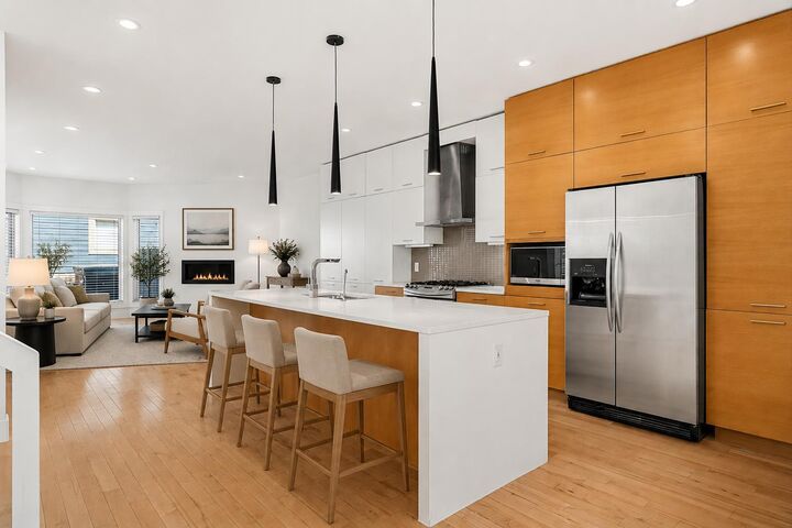 Property Photo:  4828 20 Avenue NW  AB T3B 0V3 