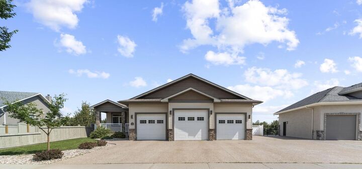 2703 56 Street — photo 1