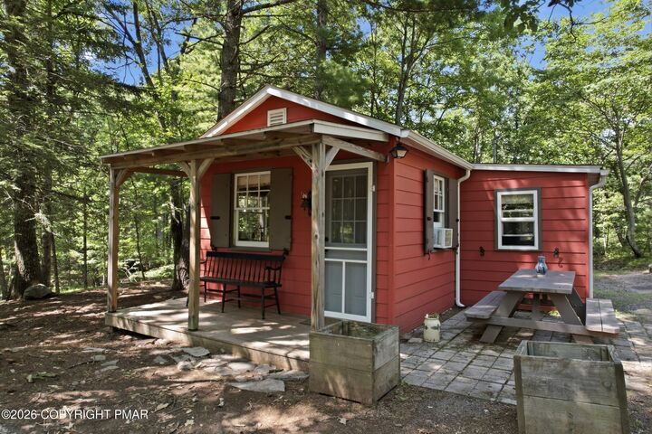 Property Photo: 132 North Lane PA 18301