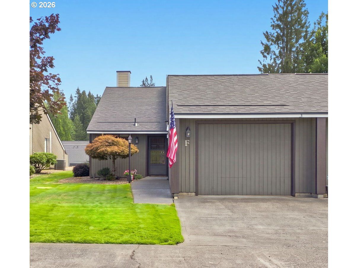 Property Photo: 13815 NW 10th Ct F WA 98685