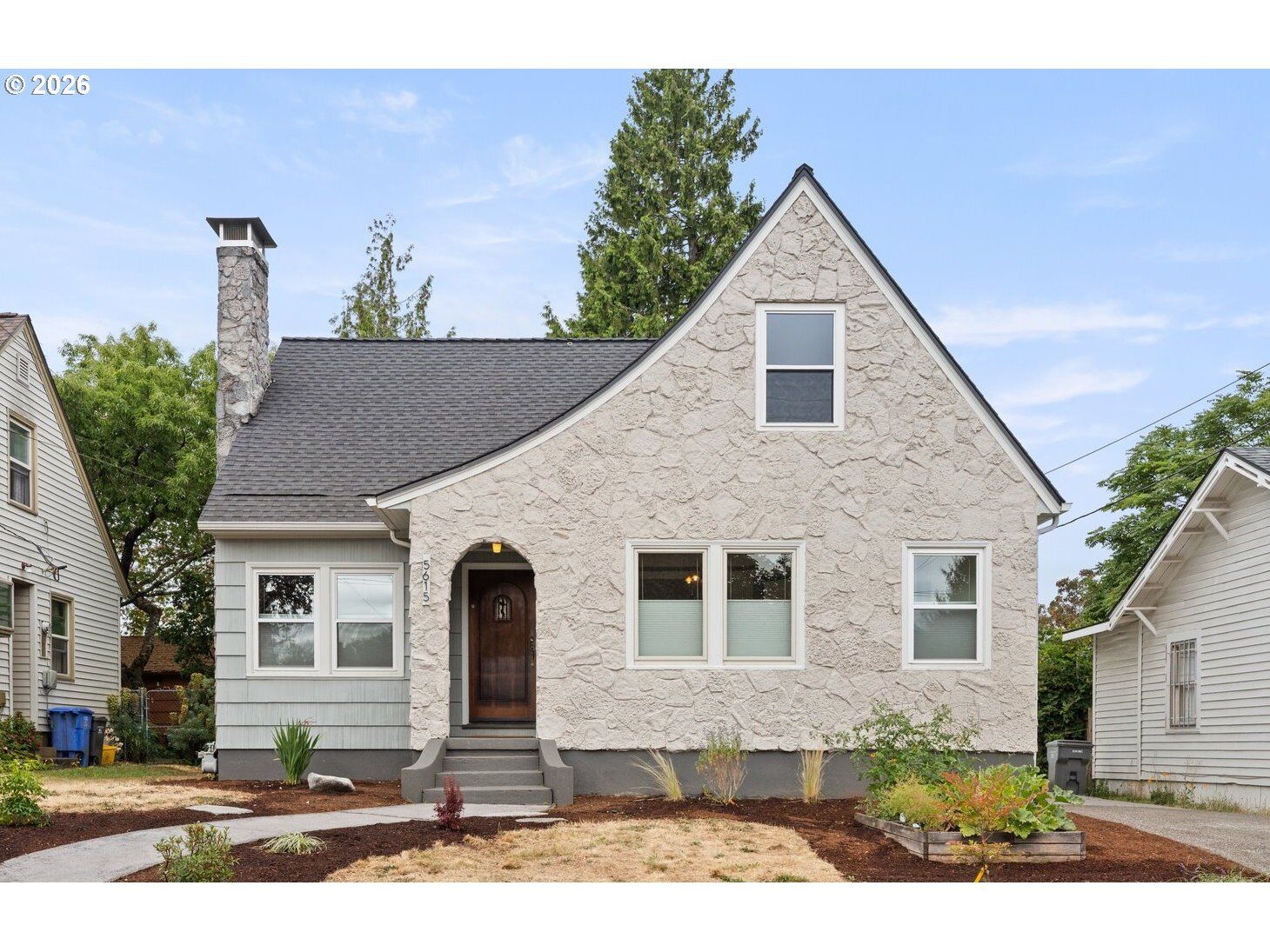 Property Photo: 5615 NE 14th Ave OR 97211