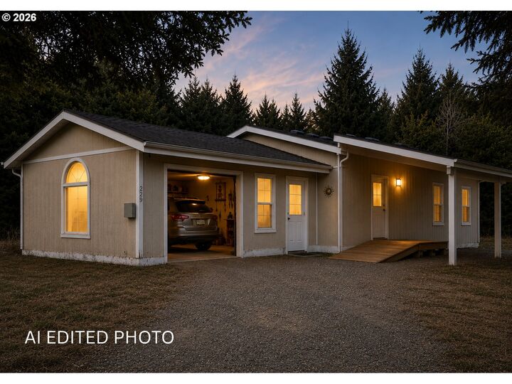 Property Photo:  229 N Main St  OR 97420 