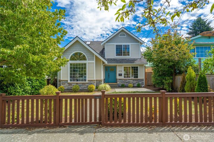 Property Photo:  2712  57th Avenue SW  WA 98116 