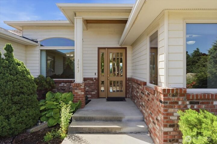 Property Photo: 3643 Ridgeview Boulevard WA 98801
