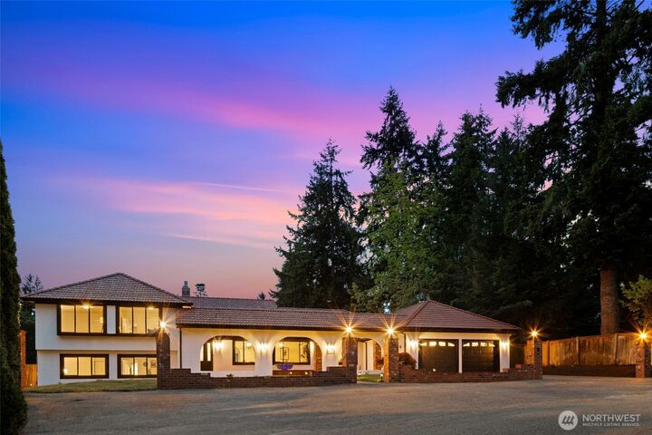 Property Photo:  315  241st Street SW  WA 98021 