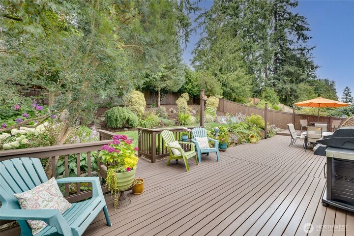 Property Photo:  10632  157th Avenue NE  WA 98052 