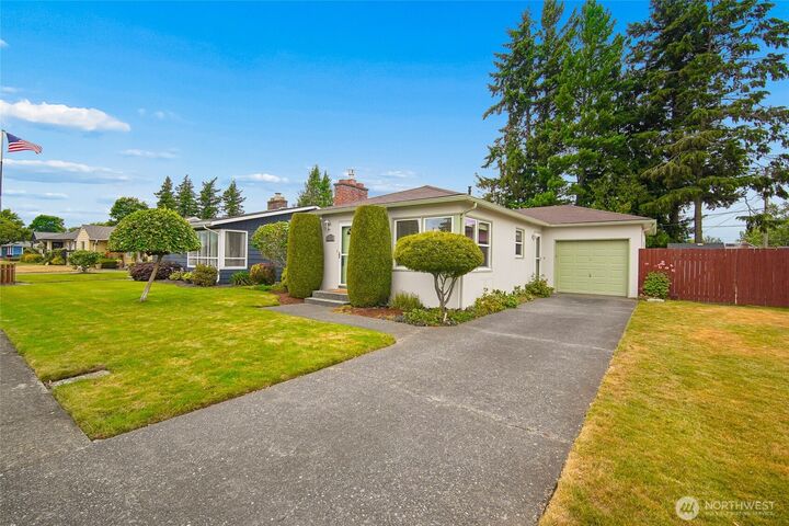 Property Photo:  1712  D Street  WA 98264 