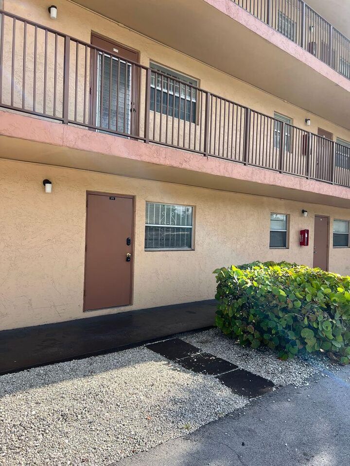 Property Photo:  4191 NW 26th Street 172  FL 33313 
