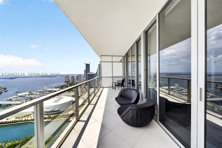 Property Photo: 1100 Biscayne Blvd 5502 FL 33132