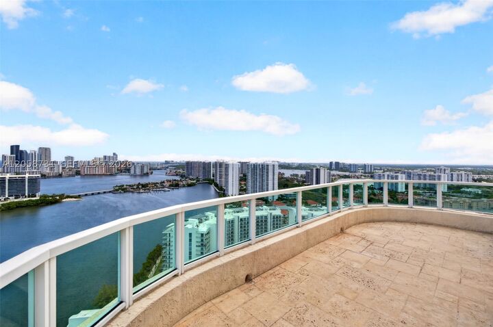 Property Photo:  3330 NE 190th St Uph14  FL 33180 