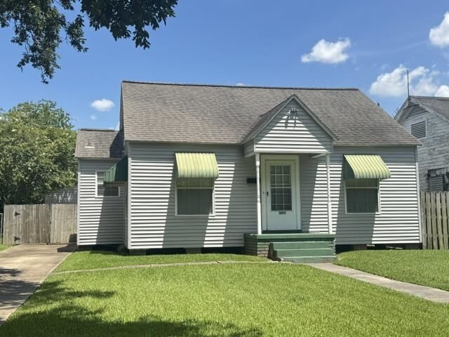 Property Photo: 1202 17th St. TX 77630