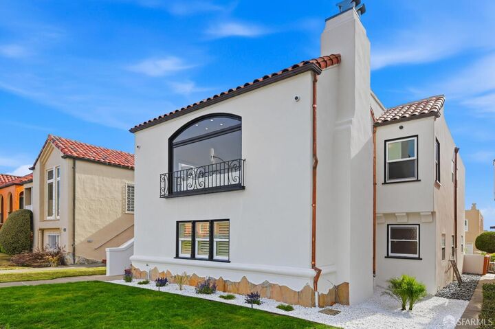 Property Photo: 125 Paraiso Place CA 94132