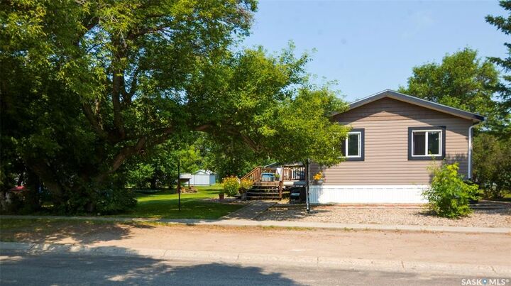 Property Photo: 520 Assiniboia Avenue SK S0G 4P0