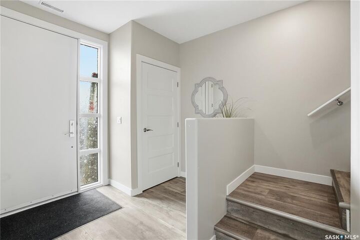 Property Photo:  103 Willis Crescent 6  SK S7T 0X9 