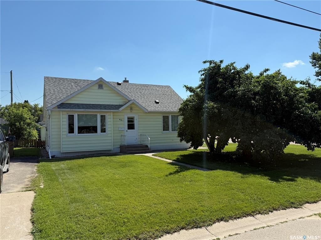 Property Photo: 401 2nd Avenue E SK S0J 2E0