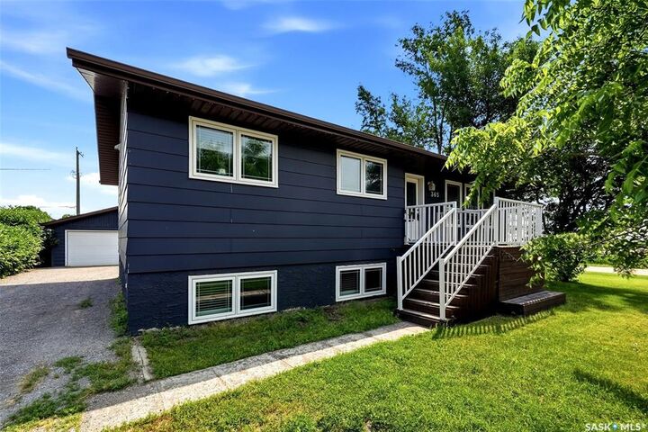 Property Photo:  365 Second Street  SK S0G 3E0 