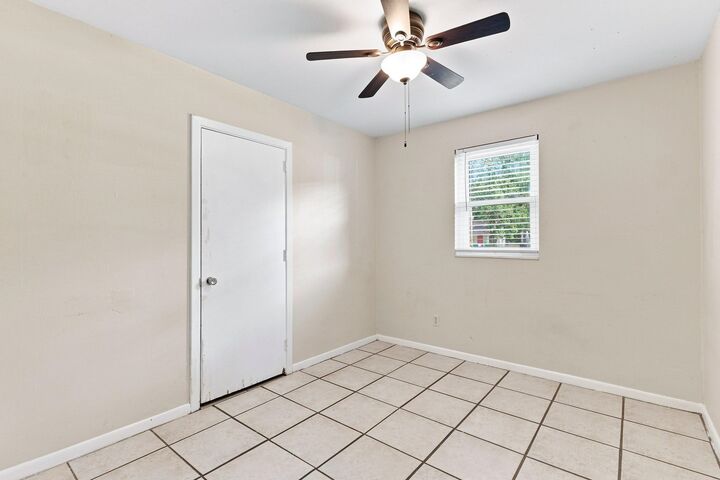 Property Photo:  2114 Melanie Drive  FL 32304 