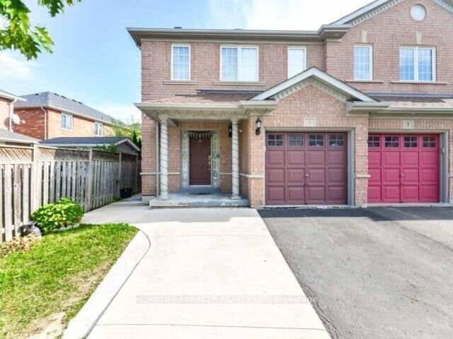 Property Photo: 3 Ashmere Road ON L7A 1R3