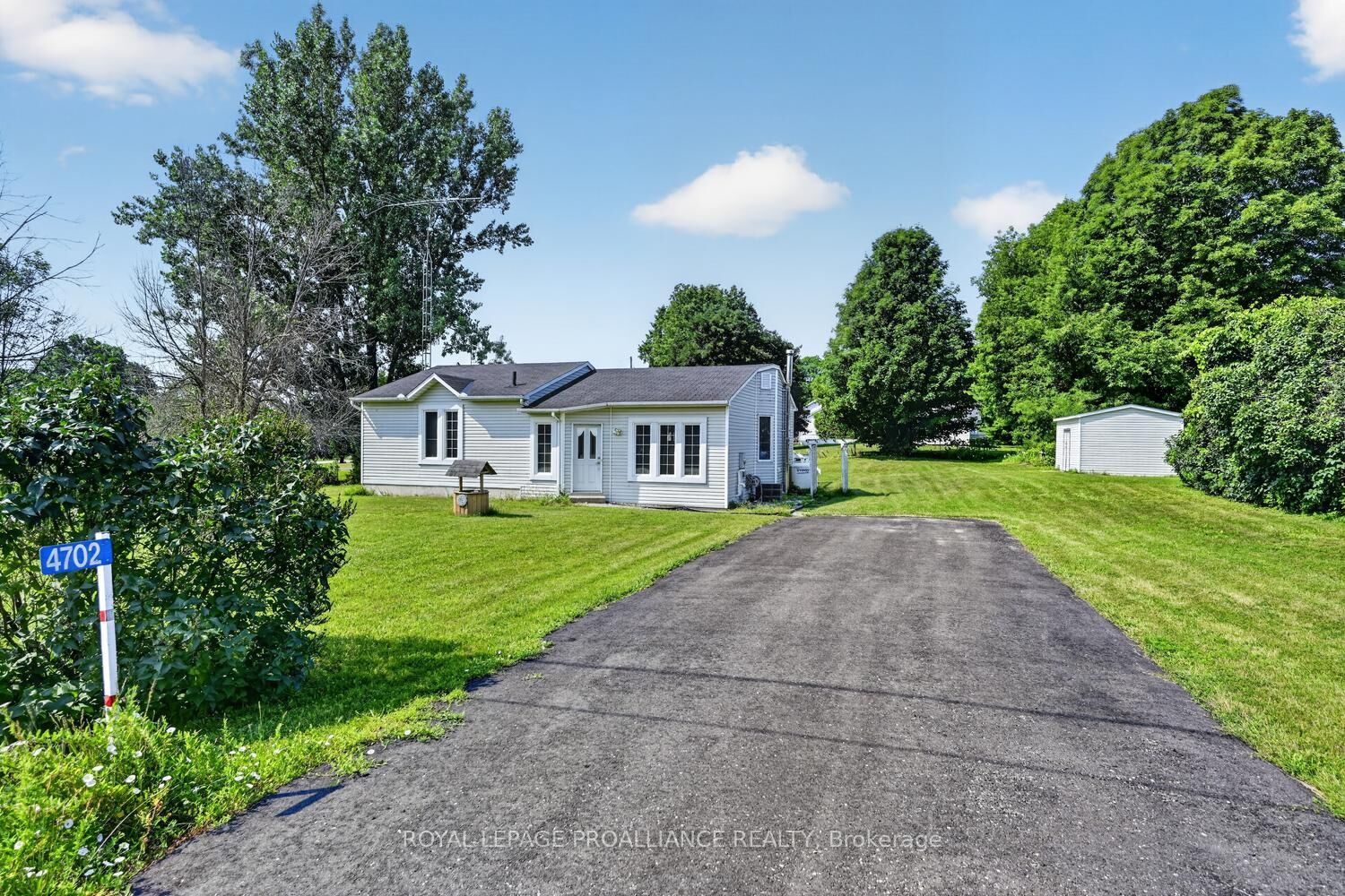 Property Photo:  4702 Baker Drive  ON K0E 1T0 