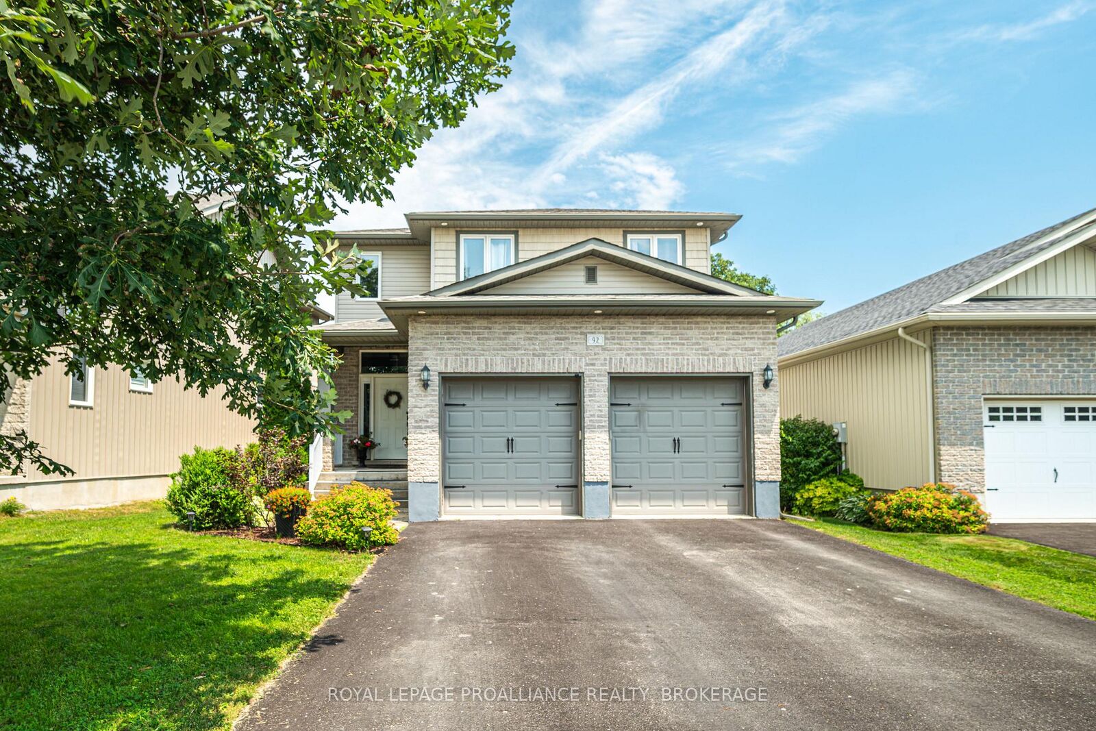 Property Photo:  92 Windermere Boulevard  ON K0H 1G0 